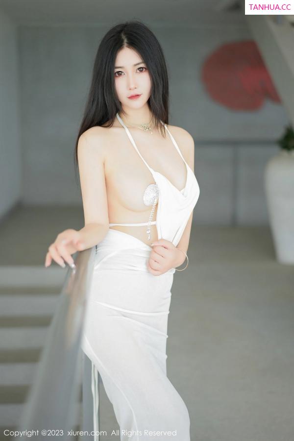 laura阿姣  [XiuRen]高清写真图 2023.05.05 No.6678 laura阿姣 美腿长裙第13张图片